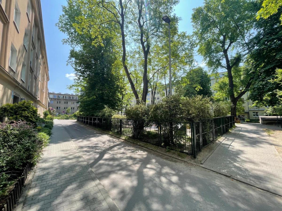Spacious Two-bedroom In The Center Krakau